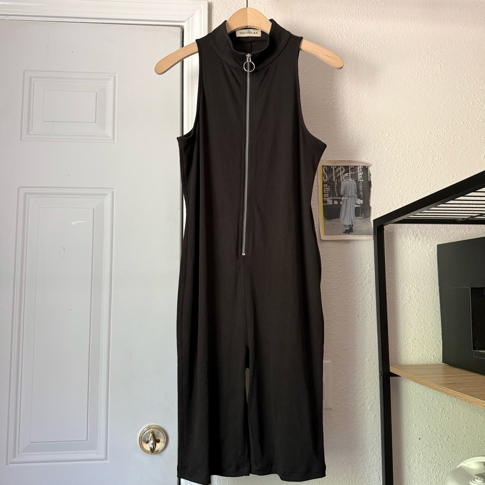 NICHOLAS black rib‎ ribbed knit mock neck o-ring zip up sleeveless romper
